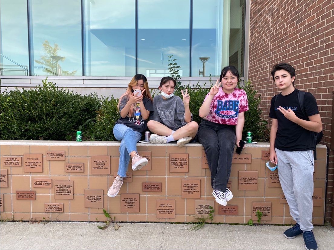 Members of International Students Club pose at a picnic outside Building D on Sept. 30, 2021. (Photo by Khushi Gandhi.)