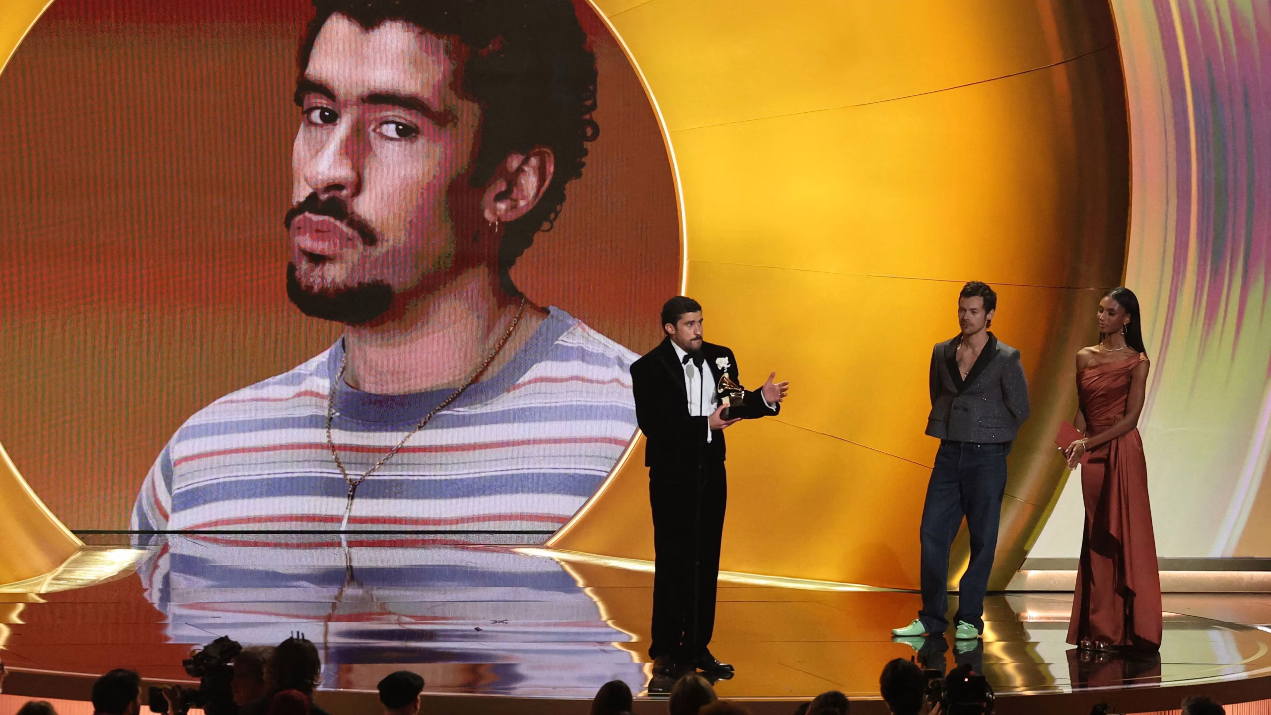 Latino rap star Bad Bunny has won the Grammy for "Album of the Year". (Via Heute)